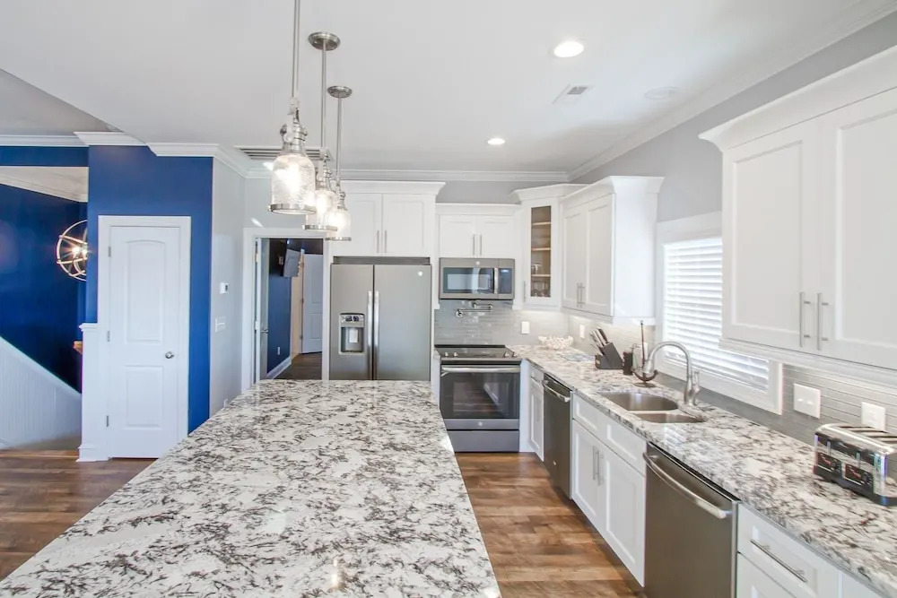 All-new Luxe W/ Pool - Walk To Beach! 5 Bedroom Home