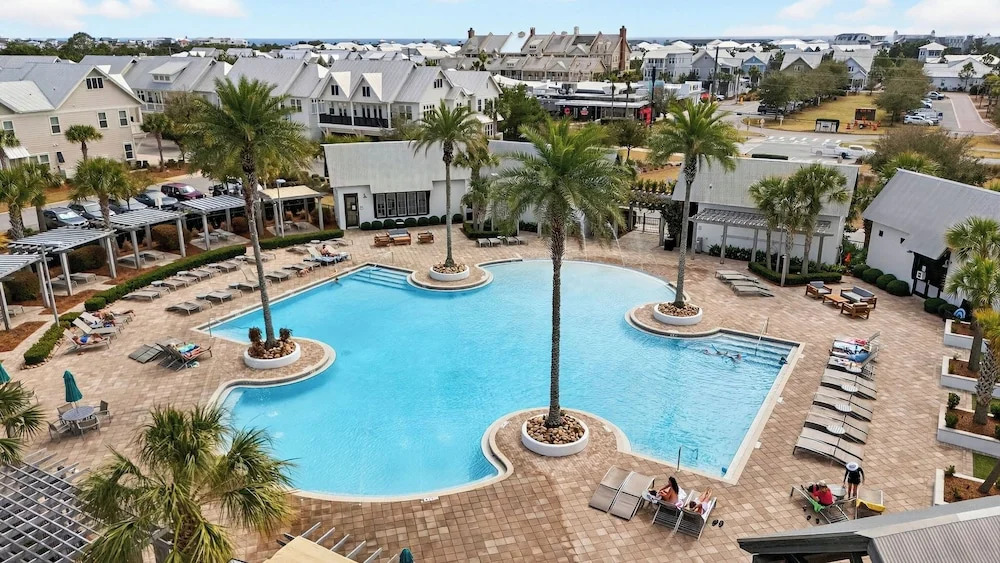 Arcade, Bar, Prominence Resort Pool and Gym Access, Close to Beach Sea Happy