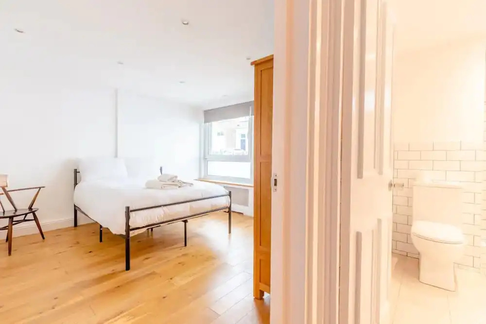 Spacious 1 Bedroom Apartment in Vibrant Angel