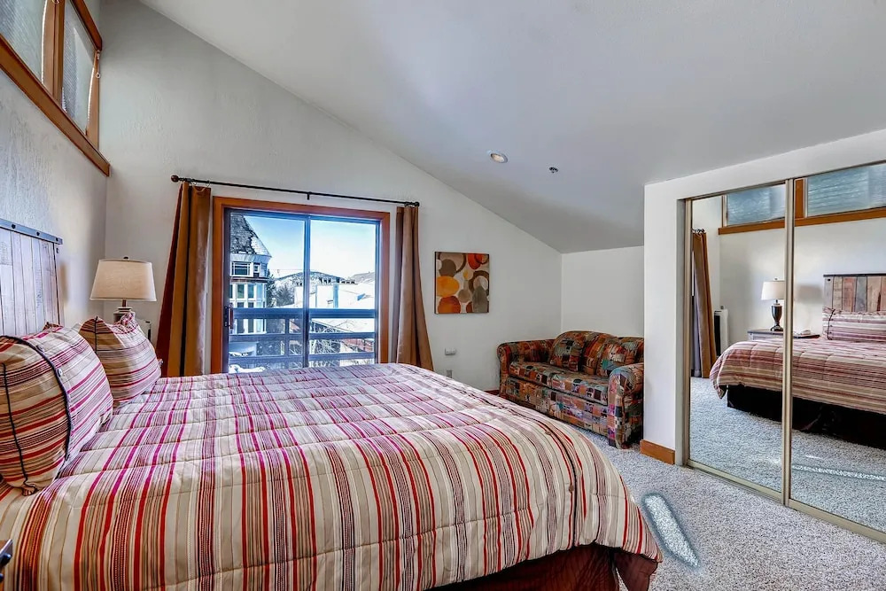 Silver Cliff Village 205