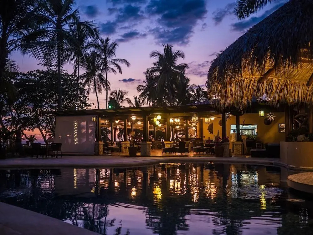 Sunset del Mar Beach Resort