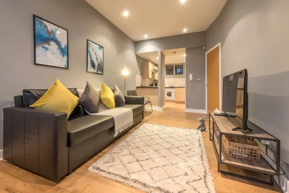 2 Bedroom Apartment Near Manchester Victoria