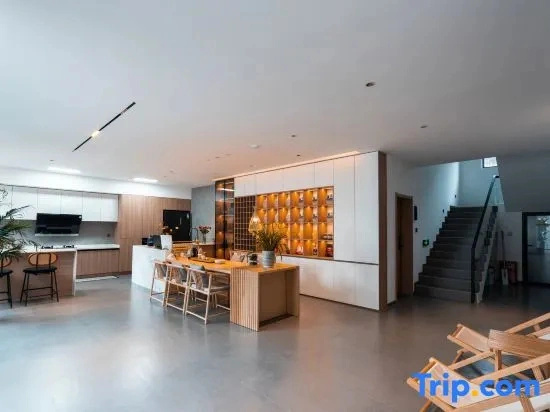 Yishanyihai Designer B&B