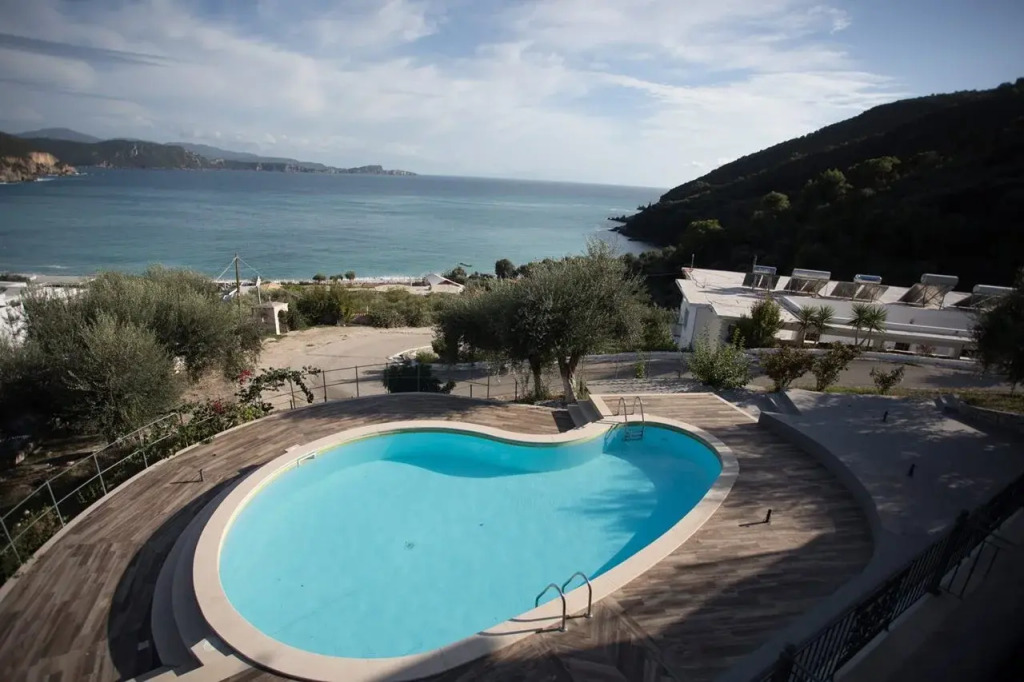 Enjoy Lichnos Bay Village, Camping, Hotel and Apartments