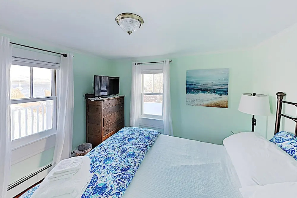 New Listing! Waterfront W/ Ocean Views 3 Bedroom Home