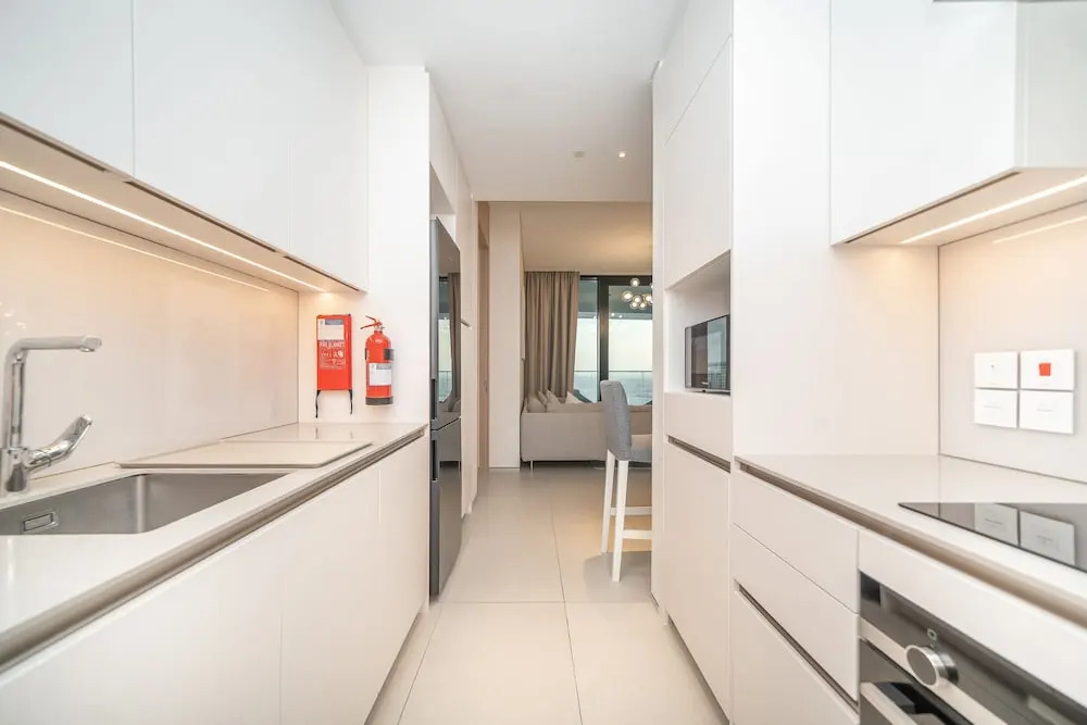 Jumeirah Gate Tower - Luton Vacation Homes