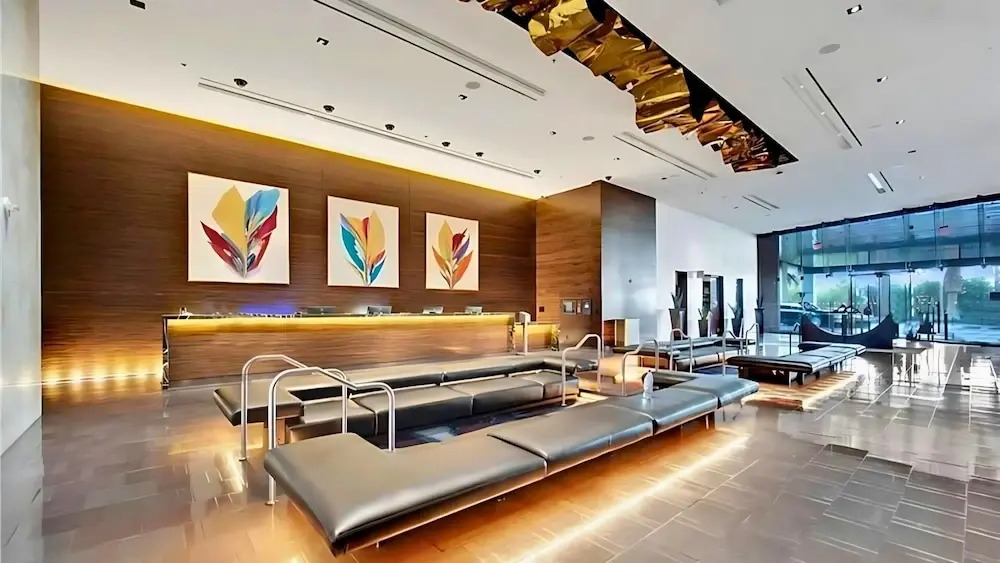 One Bedroom | 1.5 Baths & Living Room | Jet Tub – Palms Place StripSuite