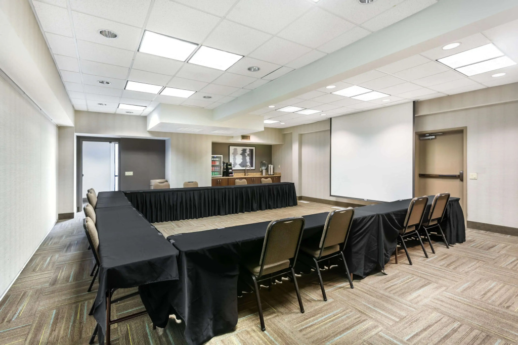 Best Western Plus Cotton Tree Inn