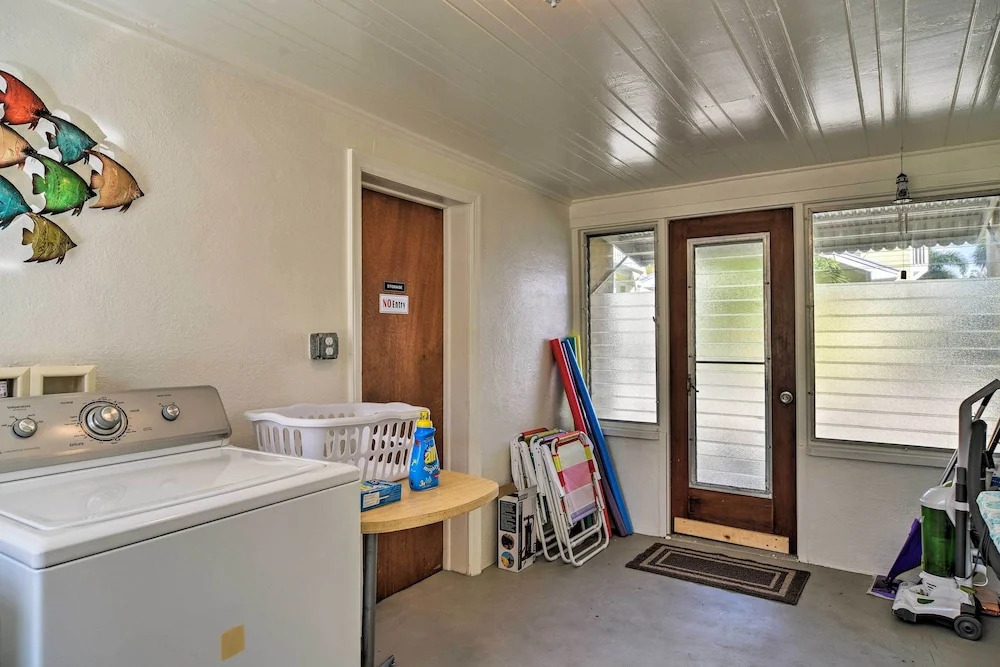 Walk to Beach: Pet-friendly Treasure Island Home
