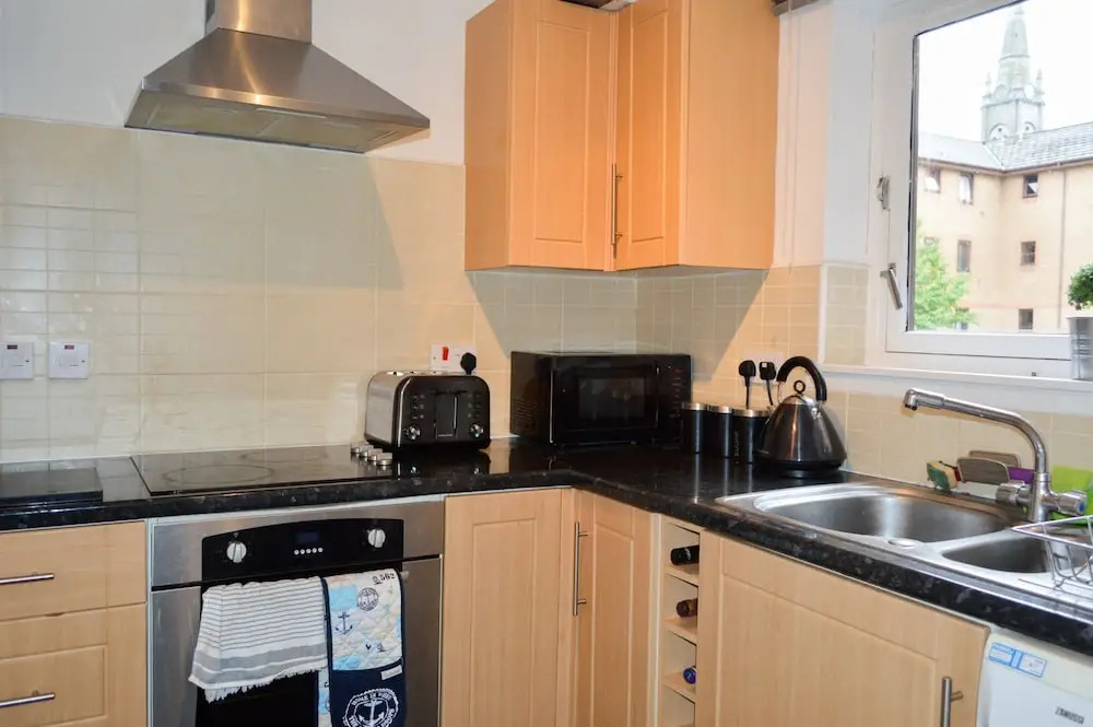 1 Bedroom Flat Near Leith Shore