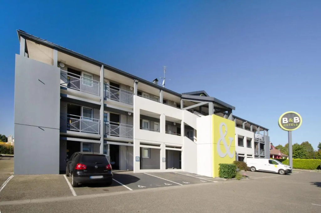 B&B HOTEL CHARTRES Le Forum