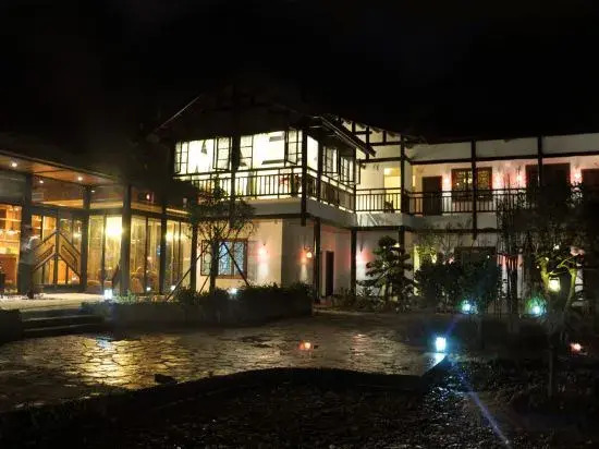 Sun Valley Expert Building