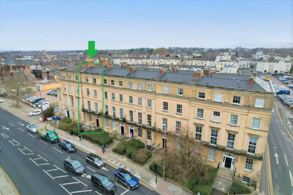 Brand New 2 Bedroom Regency Apartment In Cheltenham Town Centre - Sleeps Up To 6