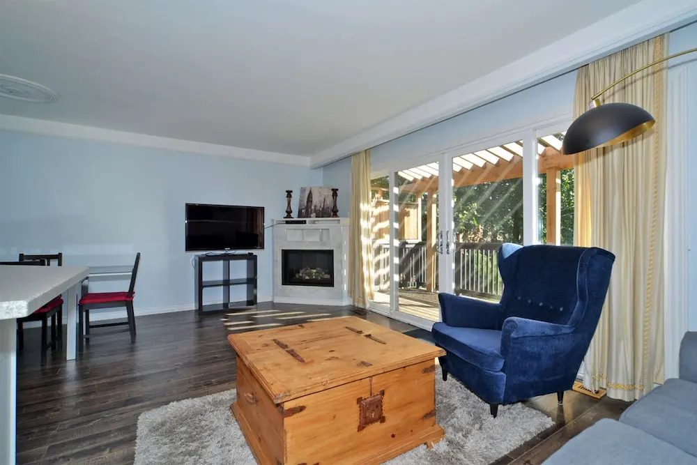 Toronto Luxury 2 BEDRM suite