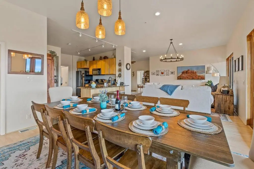 Close to Fresh Creek! Sleeps 12 ~ Amazing Views w/Serene Open Space ~ Hot Tub + Game Room ~ Trails outside