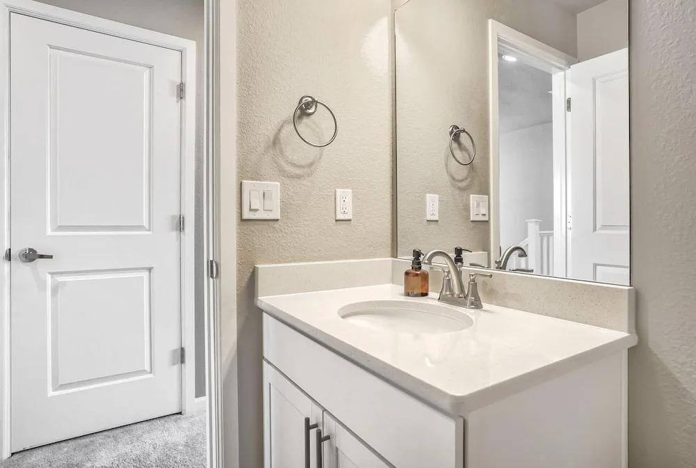 3BD Modern Home Close to Usafa