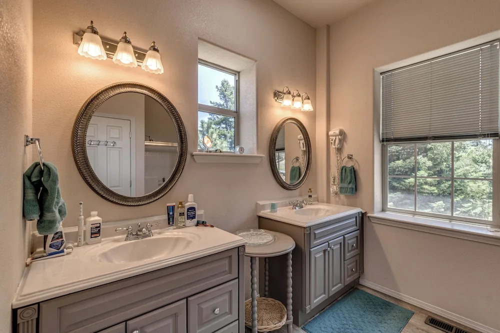 Cozy Ruidoso Digs by Downtown, 19 Mi to Ski Apache