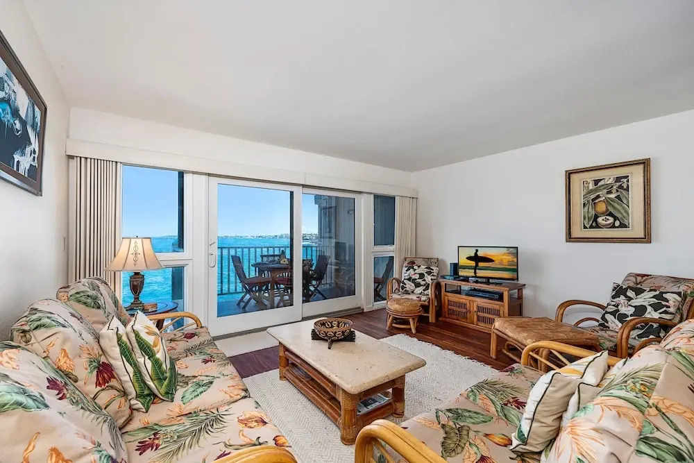 Sea Village 4-205