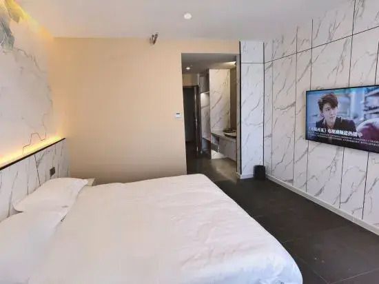 Sutian Homestay (Yuncheng Dongxing Upward Plaza)