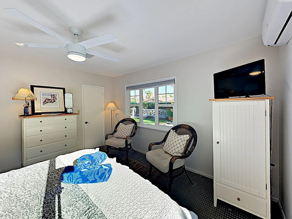 Flamingo House 2 Bedrooms 2 Bathrooms Home