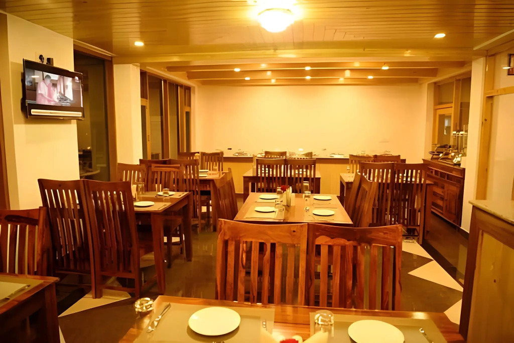 HOTEL YATRI mONARCH rESIDENCY MANALI