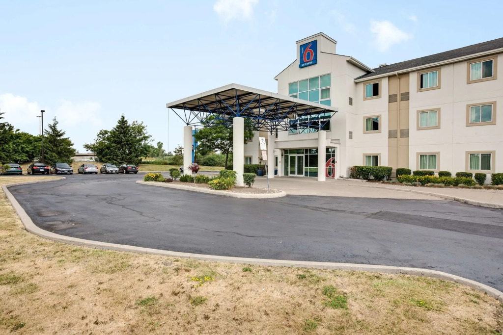 Motel 6 Brampton, ON - Toronto