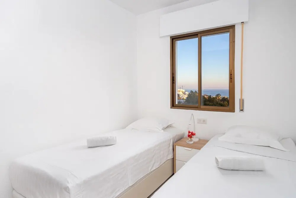 Townhouse with sea view in Torrequebrada