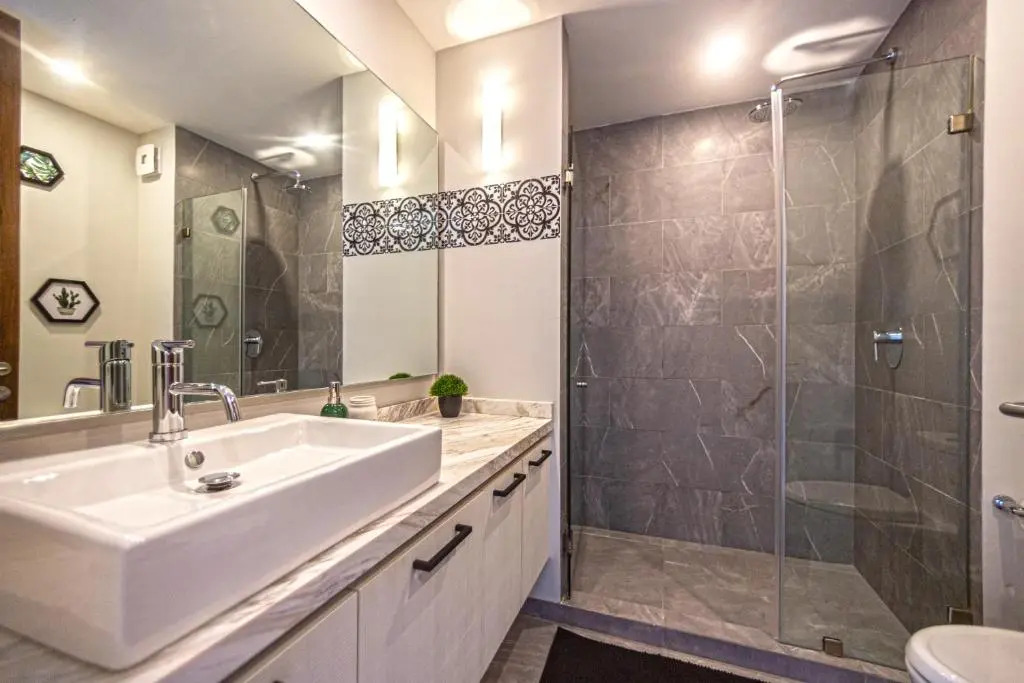 CHIC 2 Bdr GALLERY CONDOS near 5th avenue & BEACH