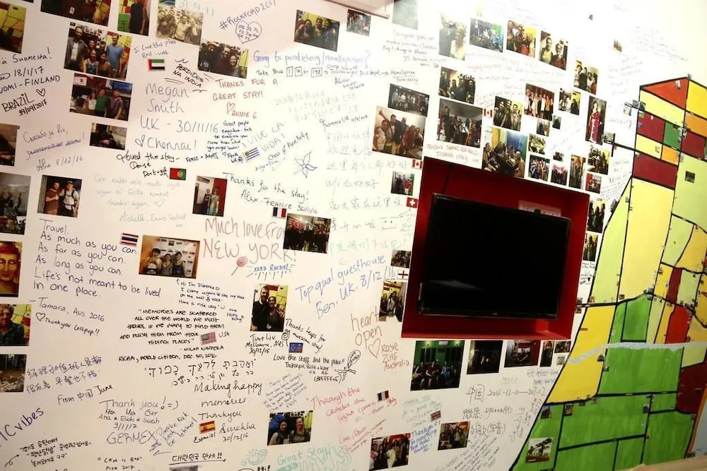 Redlollipop Hostel