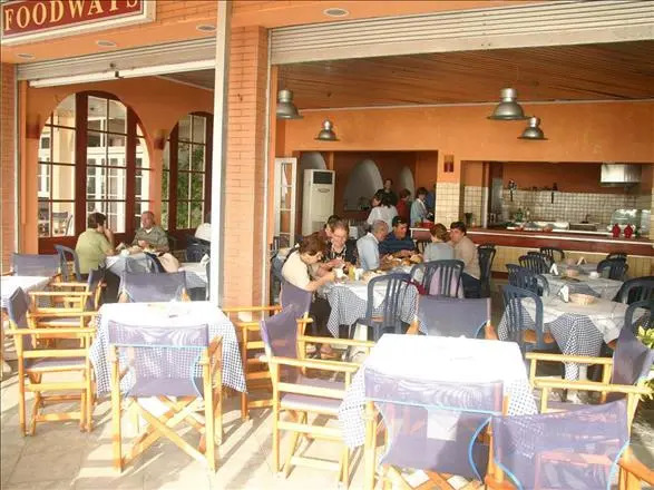 Hotel Loutrouvia