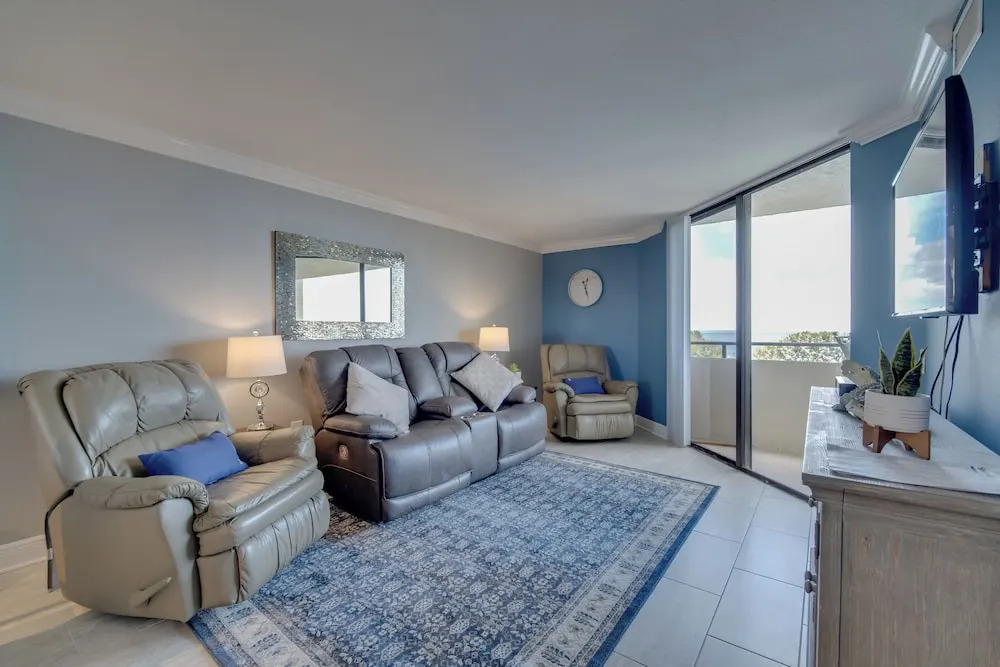 Remarkable Hudson Condo w/ Coastal Views!