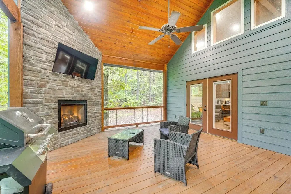 Fire Pit & Hot Tub: Couples Retreat in Broken Bow