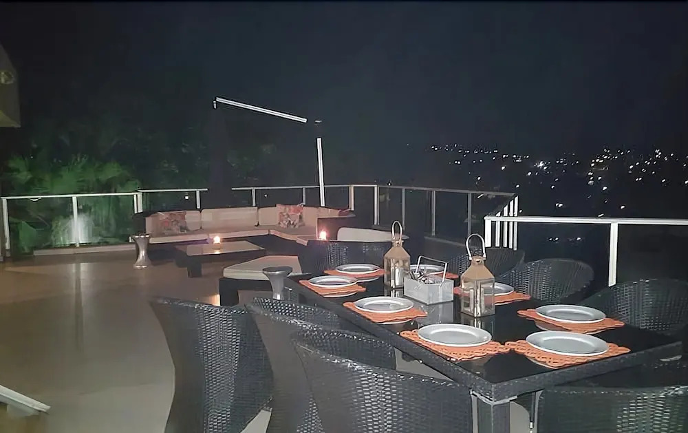 Ballitoville Big Family Villa