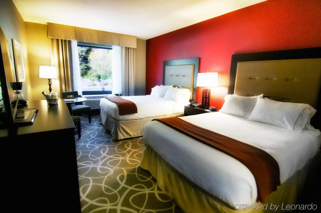 Holiday Inn Express Klamath - Redwood Ntl Pk Area by IHG