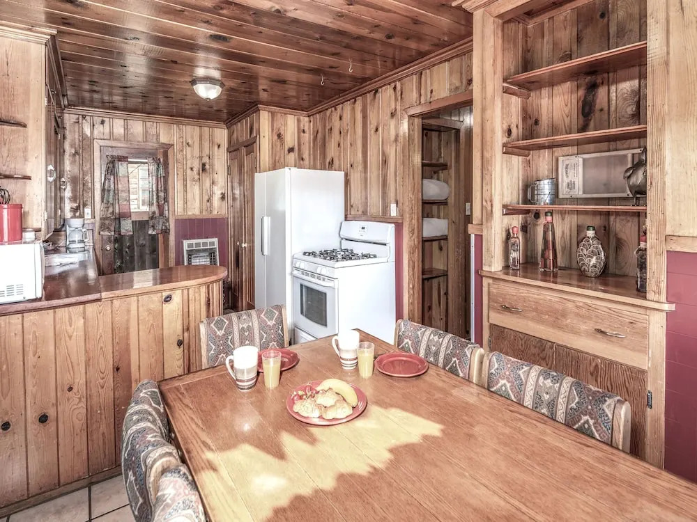 Country Cabin by Vtrips