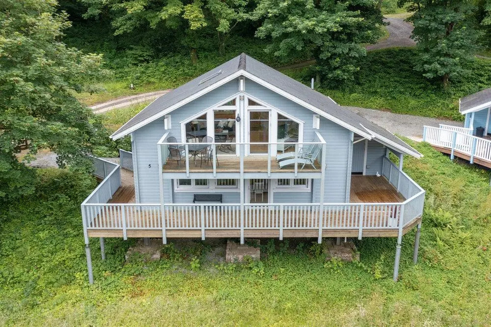 Lodge 5 Longbury - Luxury Lodge, Golf Course Views, Restaurant and Spa Facilites