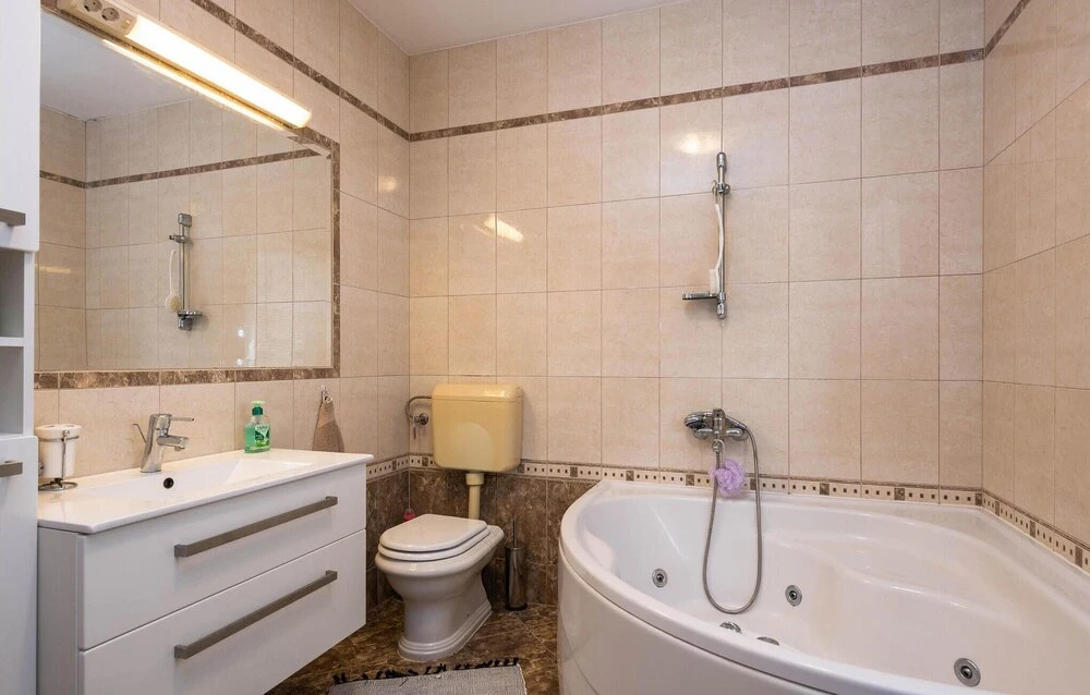 Stunning Home In Marcana