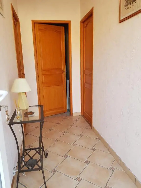 " Chez NADOU " 2 Chambres d Hôtes dans maison indépendante à 4 Kms dUzès