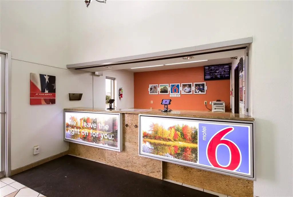 Motel 6 Davenport, IA