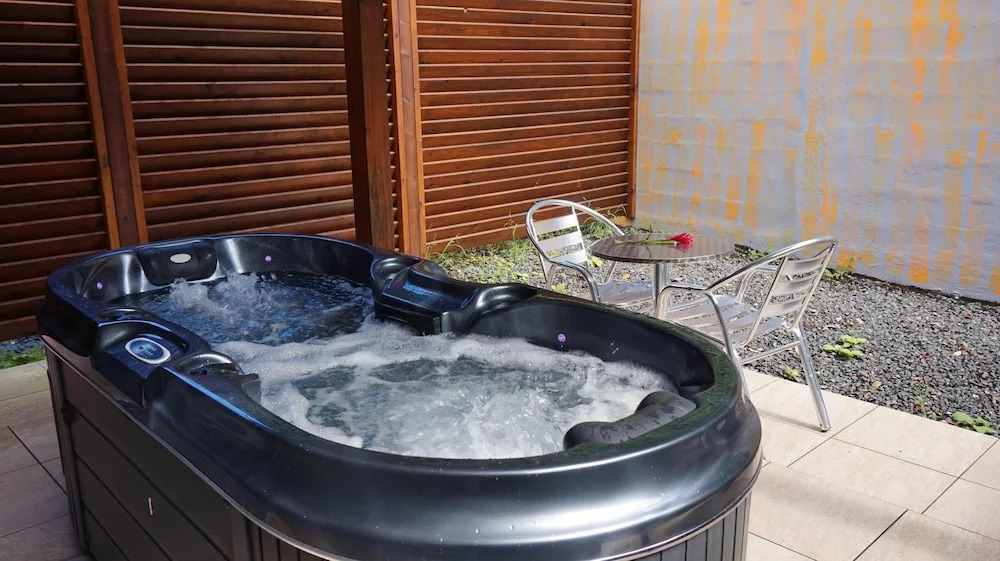 Apartment With one Bedroom in Deshaies, With Shared Pool, Enclosed Garden and Wifi - 900 m From the Beach