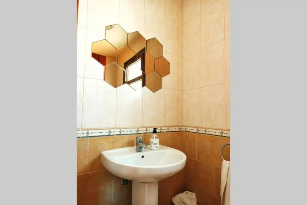 Casa Shakka Rocka: Lux Villa with Pool and View