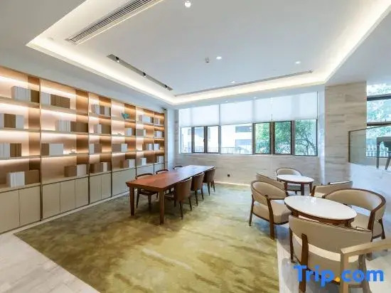 Ji Hotel Shanghai Ningguo Road Metro Station