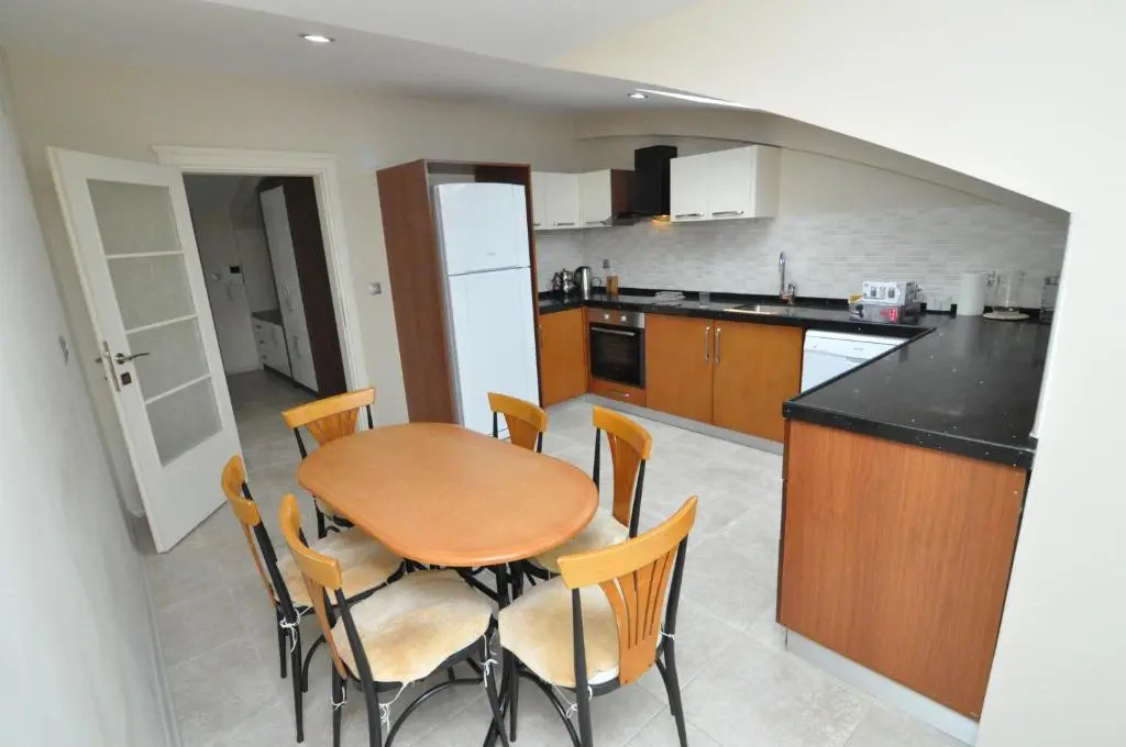 Dekar Apartments