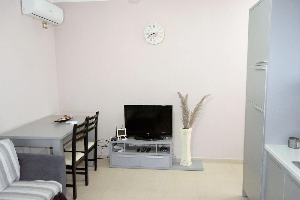 Lovely 1- Bedroom Apartm, Huge Balcony, Lovely View