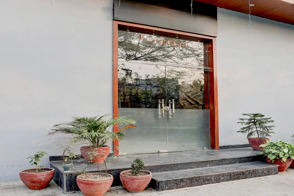 Super Townhouse by OYO Red Cross Amritsar Formerly Amar Villa