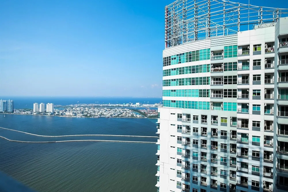 Premium Condominium Green Bay Apartment