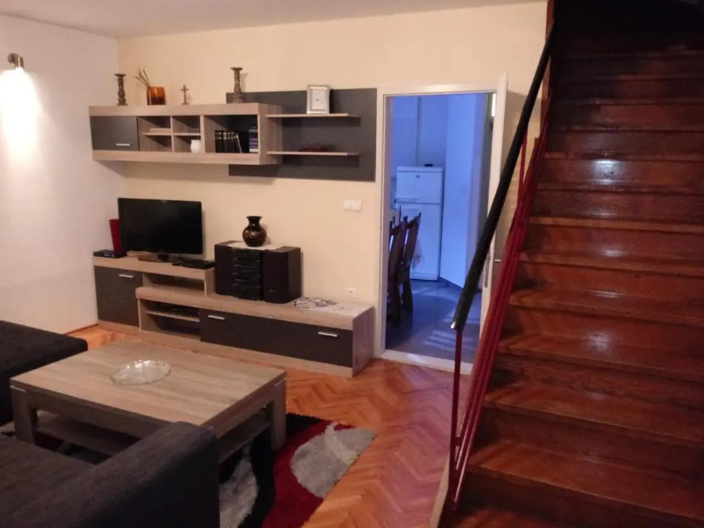 Apartment In Centre for 7