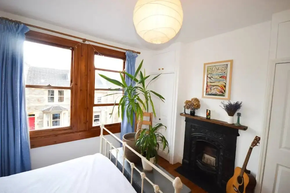 Beautiful Home in Bath with Garden