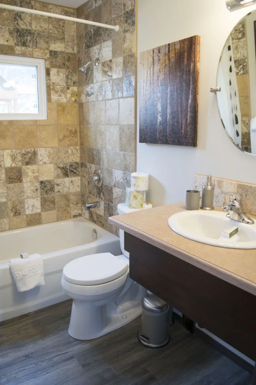 Yamnuska Suites