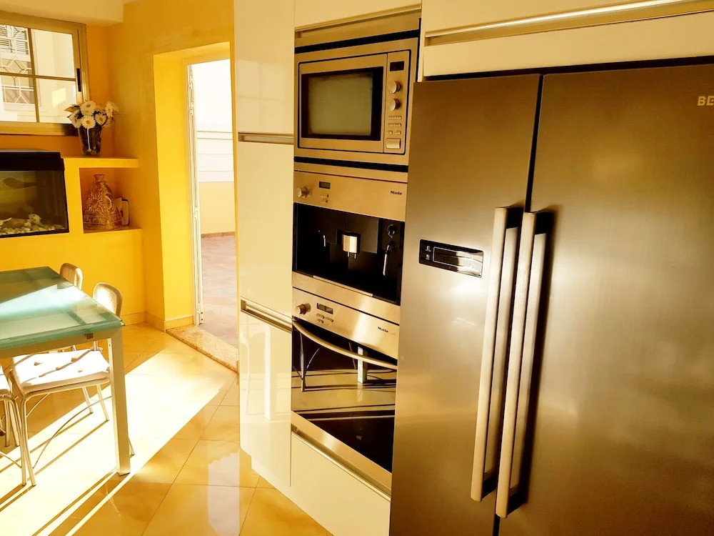 "Flora B&B "- Rooms in Privat Home Habitaciones en una casa privada